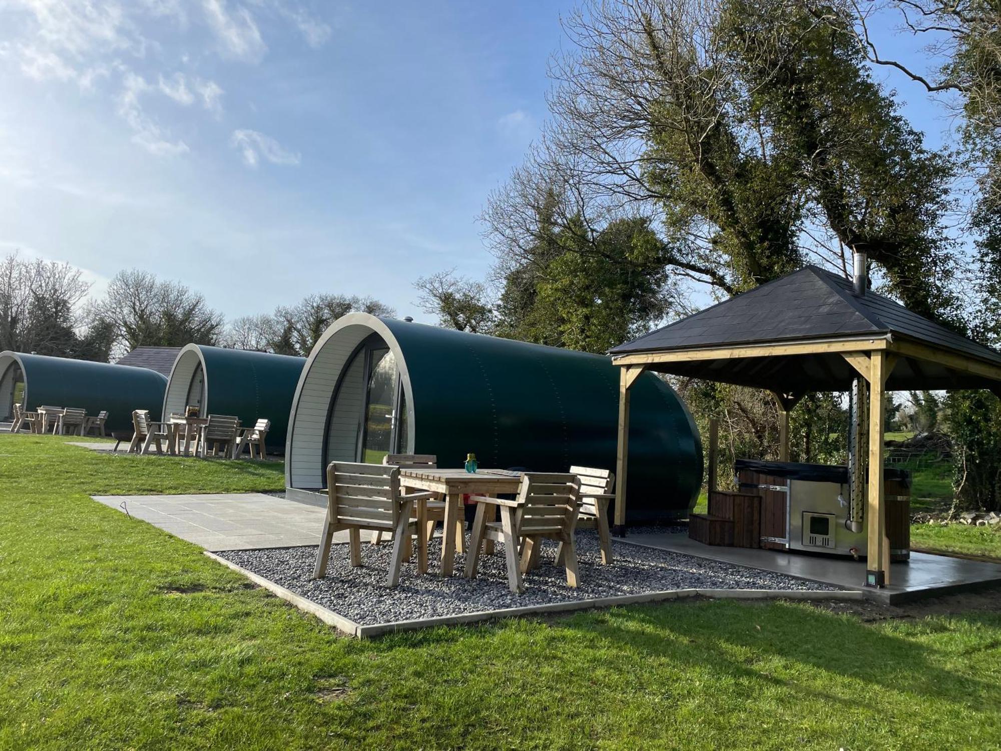 فندق Kinelarty Luxury Glamping Pods داونباتريك المظهر الخارجي الصورة